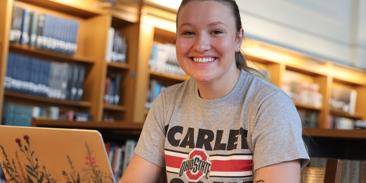 URAP student in Thompson Library