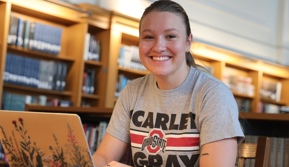 URAP student in Thompson Library